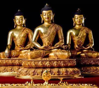 Tres Budas